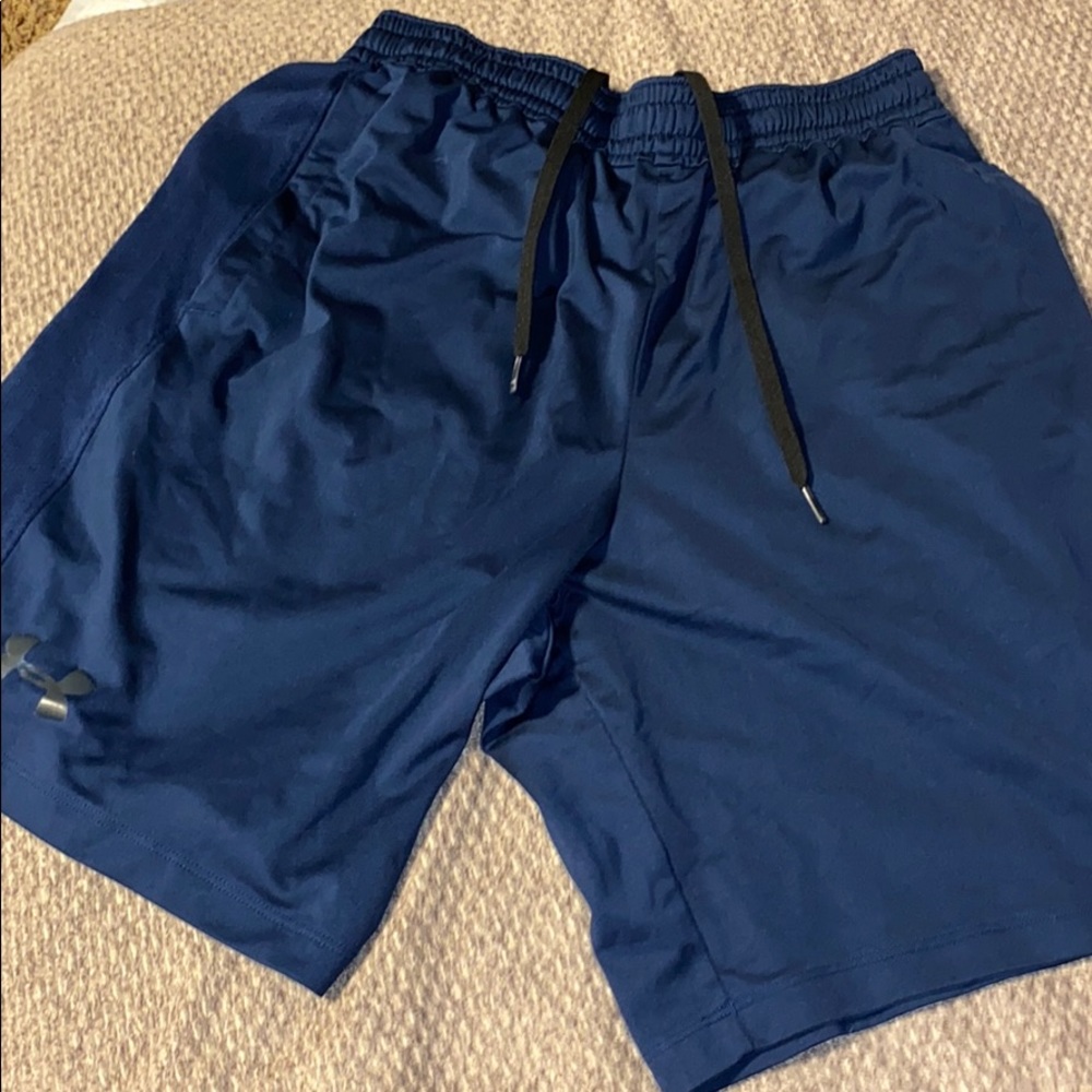UNDER ARMOUR MENS ATHLETIC SHORTS